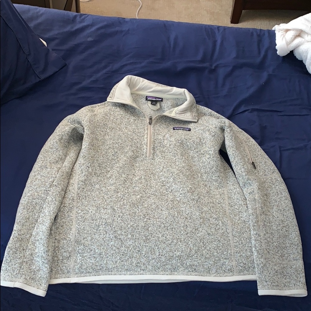 SOLDDDDDD!!!!!    Brand New Patagonia Pull Over!!!
